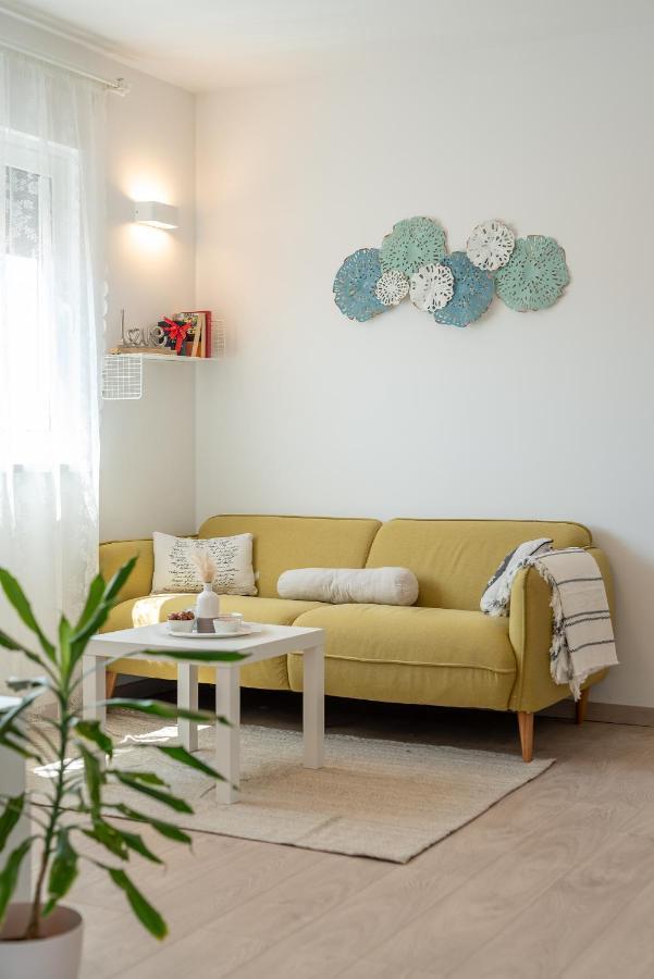 Apartman Lotos Lägenhet Trogir Exteriör bild