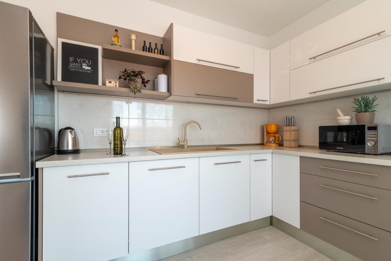 Apartman Lotos Lägenhet Trogir Exteriör bild