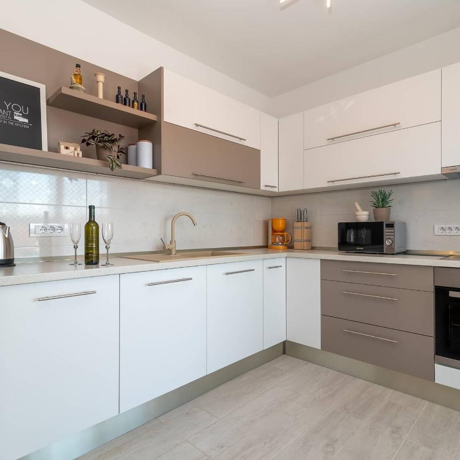 Apartman Lotos Lägenhet Trogir Exteriör bild