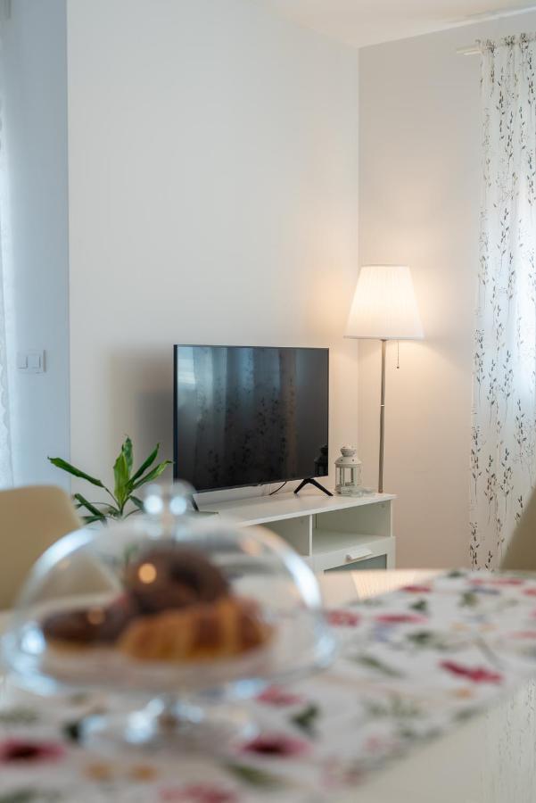 Apartman Lotos Lägenhet Trogir Exteriör bild