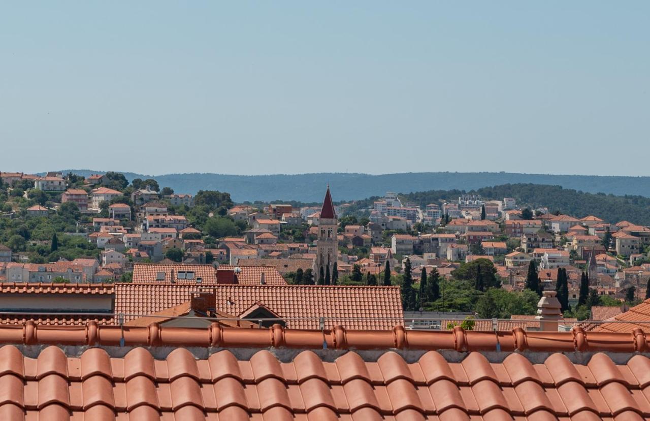 Apartman Lotos Lägenhet Trogir Exteriör bild