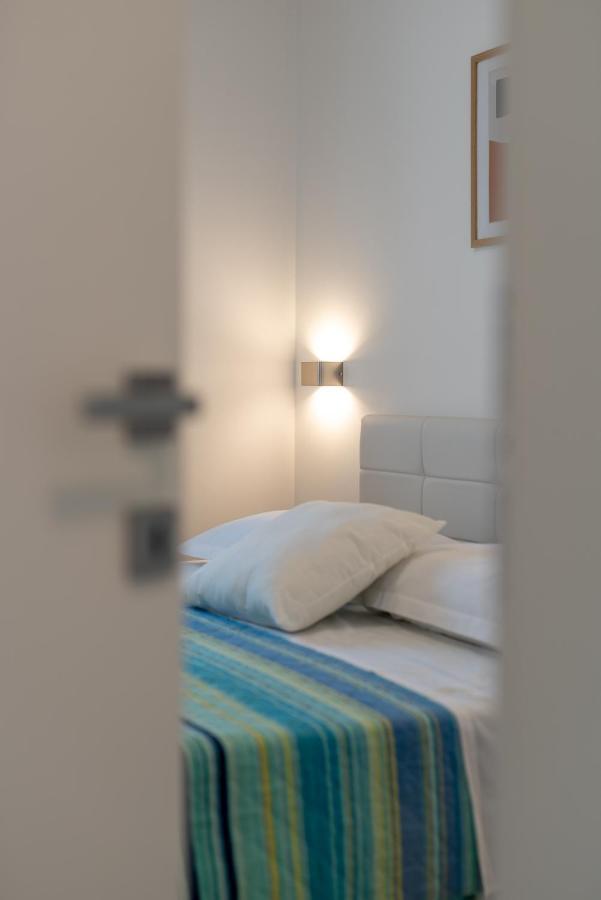 Apartman Lotos Lägenhet Trogir Exteriör bild