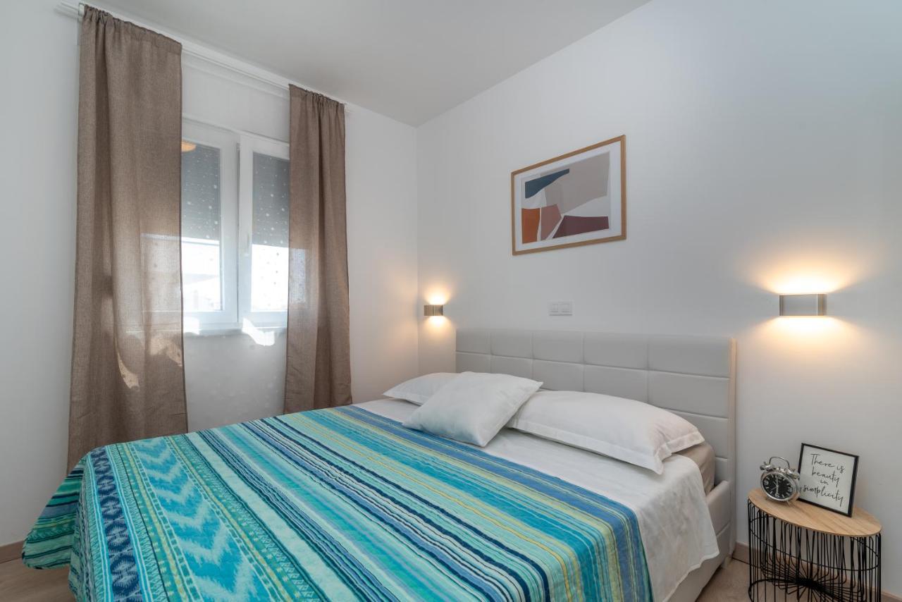 Apartman Lotos Lägenhet Trogir Exteriör bild