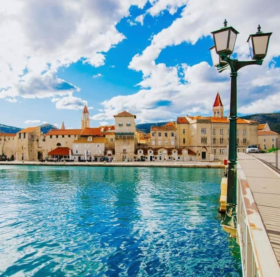 Apartman Lotos Lägenhet Trogir Exteriör bild