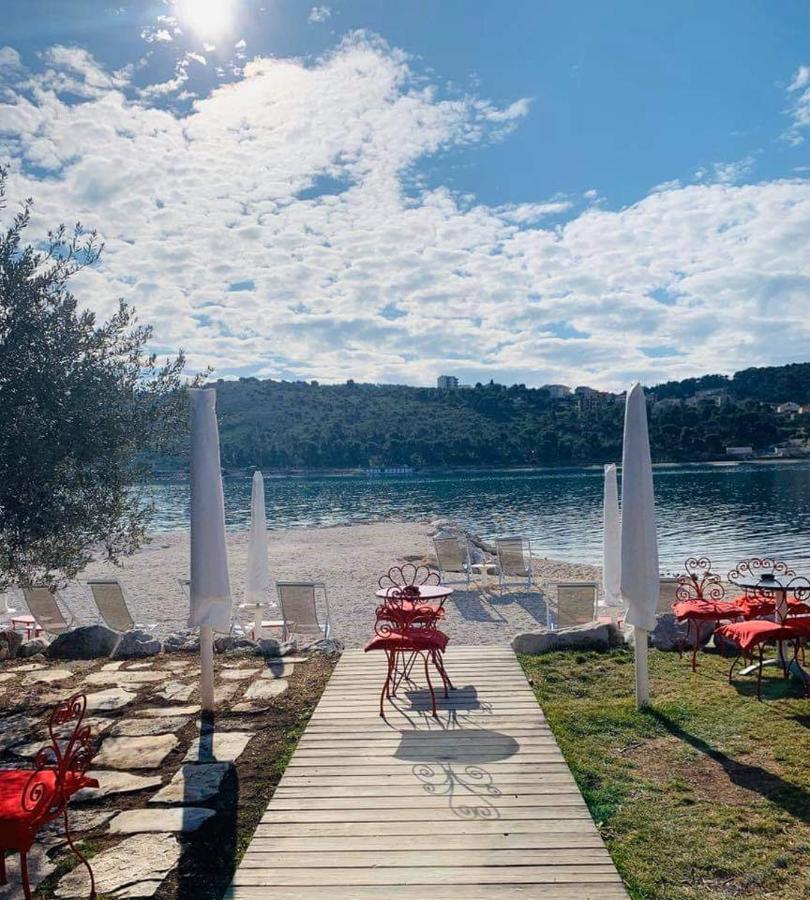 Apartman Lotos Lägenhet Trogir Exteriör bild